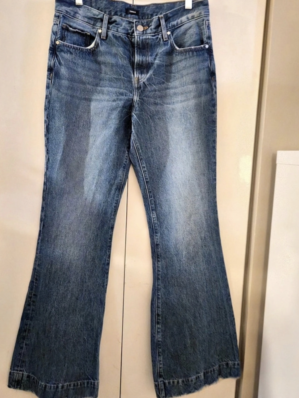 Express 70s Flare Jeans Mid Rise Medium Wash Raw Hem 8L